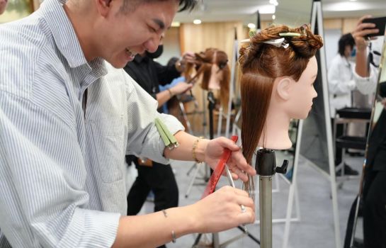 About us ＿ WE SHAiRE Academy